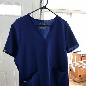 Figs Scrub Top